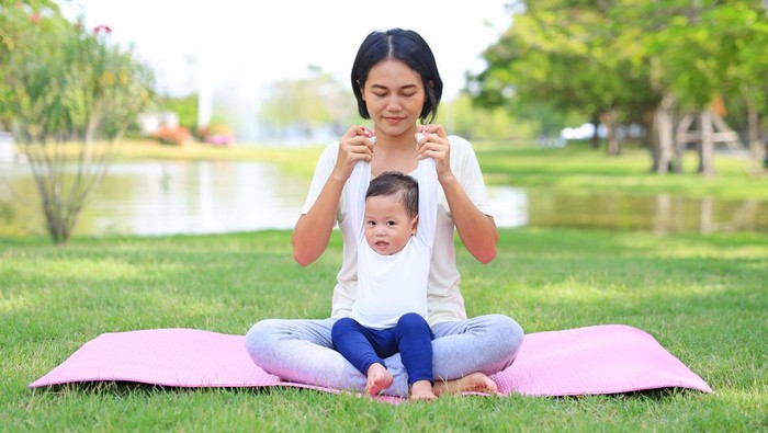 Ilustrasi Bayi Gymnastic