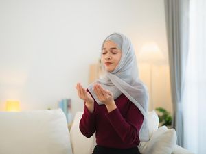 Bacaan Doa Akhir Tahun Islam dan Artinya, Dibaca Setelah Sholat Ashar Bacaan Doa Akhir Tahun Islam dan Artinya, Dibaca Setelah Sholat Ashar