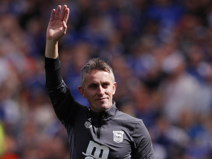 Soccer Football - Championship - Ipswich Town v Huddersfield Town - Portman Road, Ipswich, Britain - May 4, 2024 Ipswich Town manager Kieran McKenna celebrates promotion to the Premier League Action Images via Reuters/Andrew Couldridge NO USE WITH UNAUTHORIZED AUDIO, VIDEO, DATA, FIXTURE LISTS, CLUB/LEAGUE LOGOS OR LIVE SERVICES. ONLINE IN-MATCH USE LIMITED TO 45 IMAGES, NO VIDEO EMULATION. NO USE IN BETTING, GAMES OR SINGLE CLUB/LEAGUE/PLAYER PUBLICATIONS.