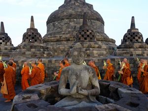 Daftar 7 Agama Tertua di Dunia, 2 Ada di Indonesia Daftar 7 Agama Tertua di Dunia, 2 Ada di Indonesia