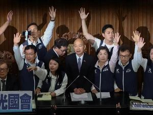 Presiden Baru Dilantik, Parlemen Taiwan Ribut Lagi Saat Rapat Presiden Baru Dilantik, Parlemen Taiwan Ribut Lagi Saat Rapat