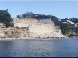 Vila Bali Potong Tebing, Sandiaga: Dihentikan, Cek Izin Vila Bali Potong Tebing, Sandiaga: Dihentikan, Cek Izin