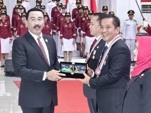 Bupati Karawang Dikukuhkan sebagai Alumni Kehormatan IPDN Bupati Karawang Dikukuhkan sebagai Alumni Kehormatan IPDN