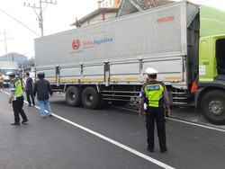 Rem Blong, Truk Tabrak Pemotor hingga Tewas di Secang Magelang