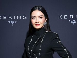 Beskap Mendunia Lagi, Giliran Raline Shah Memakainya di Cannes 2024 Beskap Mendunia Lagi, Giliran Raline Shah Memakainya di Cannes 2024