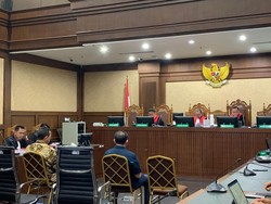 Eks Anggota BPK Achsanul Qosasi Dituntut 5 Tahun Penjara