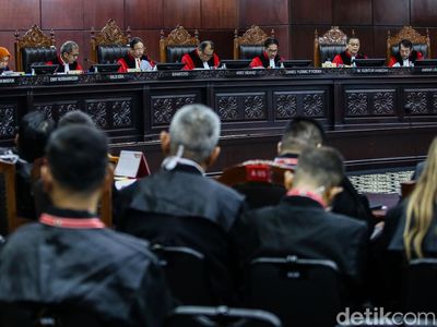 Suasana Sidang MK Putuskan 207 Perkara Dismissal Sengketa Pileg