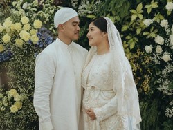 Momen Tasyakuran Kehamilan Erina Gudono dan Kaesang Pangarep