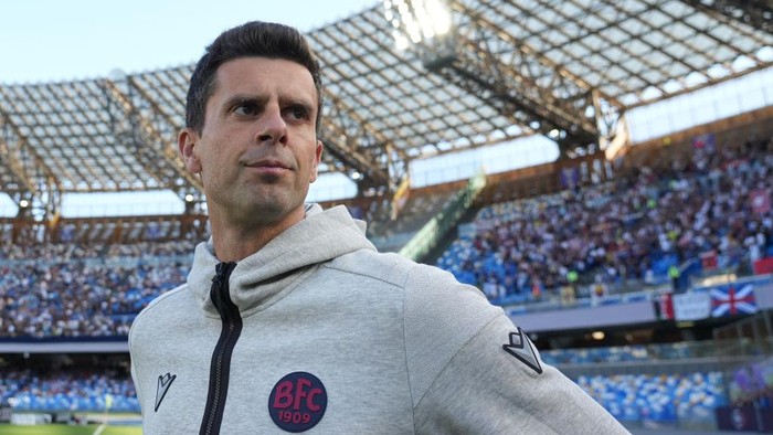 Thiago Motta head coach of Bologna FC looks on during the serie A TIM match between SSC Napoli and Bologna FC at Stadio Diego Armando Maradona on May 11, 2024 in Naples, Italy  (Photo by Giuseppe Maffia/NurPhoto via Getty Images)