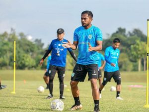 Zulham Zamrun Curhat Gajinya Dipotong gegara Servis Mobil dan Kena Kartu Zulham Zamrun Curhat Gajinya Dipotong gegara Servis Mobil dan Kena Kartu