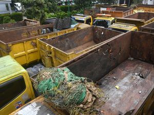 Aksi Mogok Kerja 130 Sopir Truk Sampah di Bogor