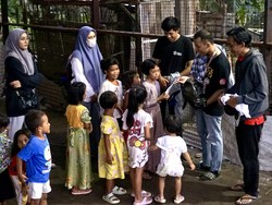 Satu Dekade Komunitas Turun Tangan Surabaya Mengajak Peduli dengan Sesama