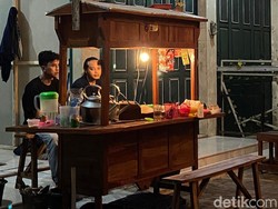 Modal Nekat 5 Mahasiswa Majalengka Buka Angkringan Demi Biaya Kuliah