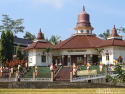 Melihat Indahnya Vihara Saddhagiri di Lereng Pegunungan Muria