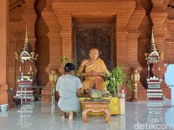 Melihat Persiapan Waisak di Brahmavihara Arama Buleleng