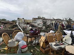 Disapu Tornado, Rumah-rumah di Iowa Ini Hancur