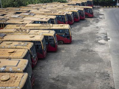 Penampakan 417 Bangkai Bus Transjakarta yang Mau Dimusnahkan