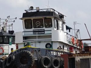 3 Nakhoda Kapal Tongkang Ditahan Usai Tabrak Jembatan di Jambi 3 Nakhoda Kapal Tongkang Ditahan Usai Tabrak Jembatan di Jambi