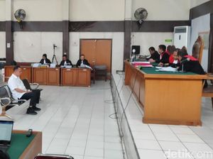 Eks Dirut PT SMS Sarimuda Rugikan Negara Rp 18 M Dituntut 4,5 Tahun Penjara Eks Dirut PT SMS Sarimuda Rugikan Negara Rp 18 M Dituntut 4,5 Tahun Penjara