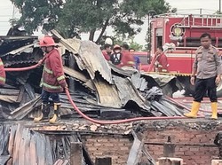 6 Kios di Kampar Terbakar, Karyawan Bakso Tewas