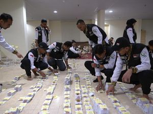 Pertama Kali Proses Keberangkatan ke Arafah Pakai Smart Card, Ini Prosedurnya Pertama Kali Proses Keberangkatan ke Arafah Pakai Smart Card, Ini Prosedurnya