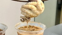 Unik! Ini Racikan Kopi Topping Pare hingga Gurita