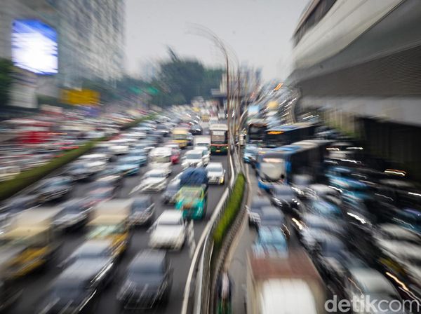 Macetnya Jakarta Saat Jam Pulang Kerja Jelang Libur Panjang