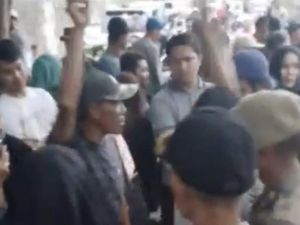 Penertiban Pedagang Cakar di Sumpang Parepare Ricuh, Penjual Menolak Pindah Penertiban Pedagang Cakar di Sumpang Parepare Ricuh, Penjual Menolak Pindah