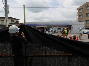 Penampakan Kain Hitam Penghalang Lansekap Gunung Fuji yang Viral