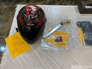 Penampakan Golok Bukti Begal Sadis Pembacok Casis Bintara