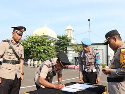 Pesan Kapolres Tuban untuk 2 Kapolsek yang Dimutasi