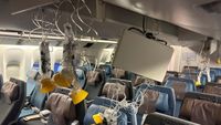 Potret Kerusakan Pesawat Boeing 777 Usai Turbulensi Hebat