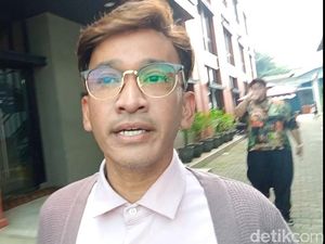 Sidang Cerai Perdana, Ruben Onsu Tak Hadir Sidang Cerai Perdana, Ruben Onsu Tak Hadir