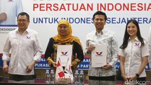 Senyum Khofifah-Emil Dardak Usai Didukung Perindo di Pilgub Jatim 2024
