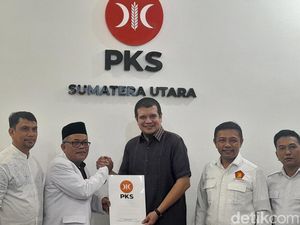 Bobby Nasution Ambil Formulir Pendaftaran Bacalon Gubsu ke PKS
