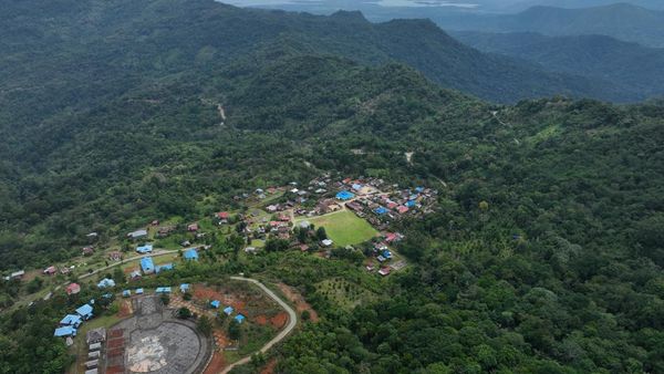 Keindahan Wisata Tangkeno Negeri di Awan