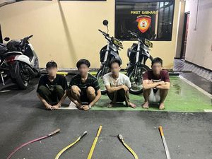 Polisi Amankan 4 Remaja Bercelurit Diduga Hendak Tawuran di Jaktim