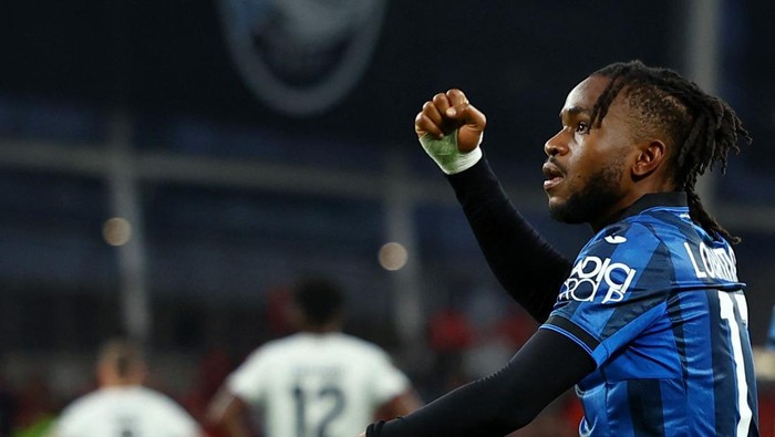 Soccer Football - Europa League - Final - Atalanta v Bayer Leverkusen - Aviva Stadium, Dublin, Ireland - May 22, 2024 Atalantas Ademola Lookman celebrates scoring their third goal and completes his hat-trick REUTERS/Molly Darlington