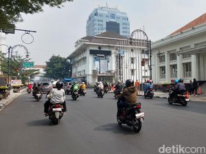 Cerita Wisatawan Menikmati Libur Waisak di Kota Bandung Cerita Wisatawan Menikmati Libur Waisak di Kota Bandung