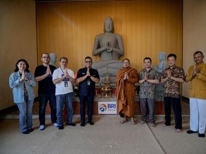 BRI Salurkan Bantuan Sarana-Prasarana ke Vihara Dhamma Gayasih Temanggung