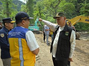 Perbaikan Jalan Lembah Anai Sumbar yang Amblas Tuntas Juli 2024 Perbaikan Jalan Lembah Anai Sumbar yang Amblas Tuntas Juli 2024