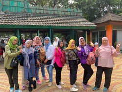 Serunya Warga Keliling Jakarta Naik MRT-TransJ hingga Dadakan ke Ragunan