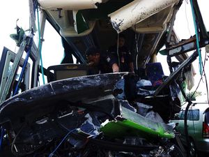 Kecelakaan Maut Bus Pariwisata: Izin Kedaluwarsa, Sopir Kerja Bagai Kuda Kecelakaan Maut Bus Pariwisata: Izin Kedaluwarsa, Sopir Kerja Bagai Kuda
