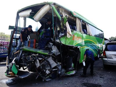 Kondisi Bus Study Tour yang Tabrak Truk di Tol Jombang