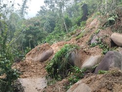 8 Desa di Bambang Mamasa Sulbar Terisolasi Akibat Longsor, 8 Rumah Rusak