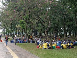 Antusiasnya Rombongan Murid TK Berkebutuhan Khusus Kunjungi Monas