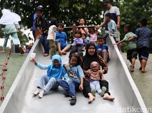 Potret Keramaian Tebet Eco Park Saat Libur Waisak