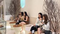 Kafe di PIK yang Punya Cream Coffee Enak Dilayani Barista Mirip Aktor Korea