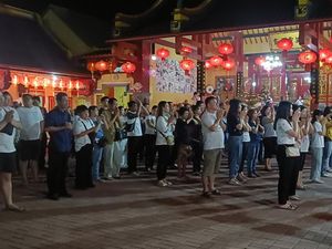 Perayaan Waisak Umat Buddha Probolinggo Doakan Bangsa Dijauhkan Bencana