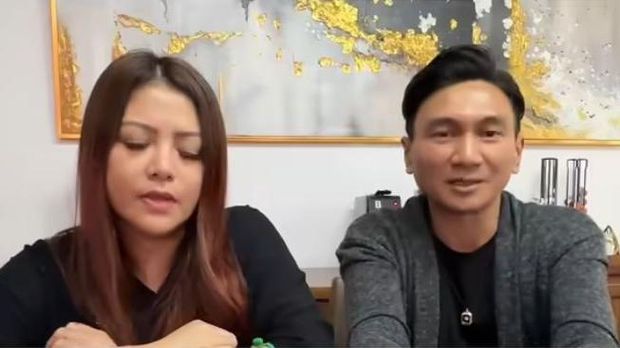 Anji dan Wina Natalia